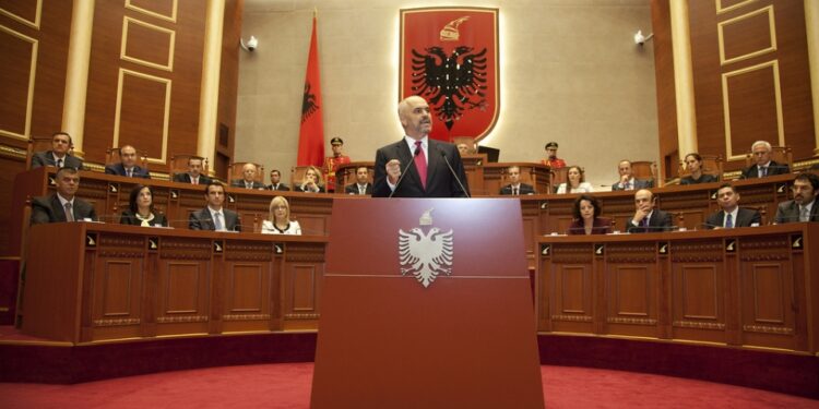 Edi Rama al Parlamento Albanese