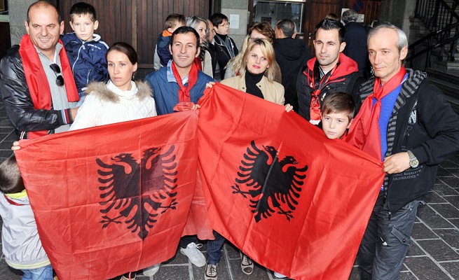 Asti, gli albanesi reclamando il diritto a una maggiore partecipazione alla vita politica