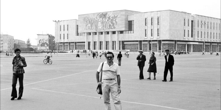 Viaggio Fotografico, Tirana 1982