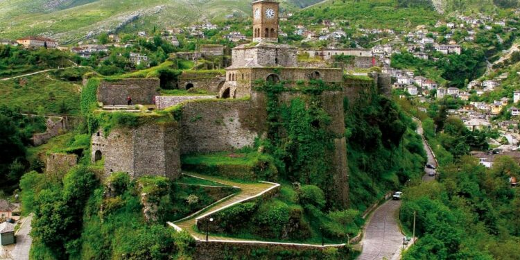 Castello Di Argirocastro Attrazioni Turistiche In Albania