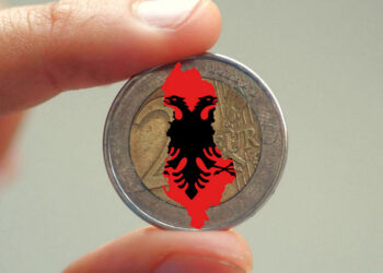 Albania, l’Euro come valuta nazionale_ I pareri discordanti degli esperti albanesi
