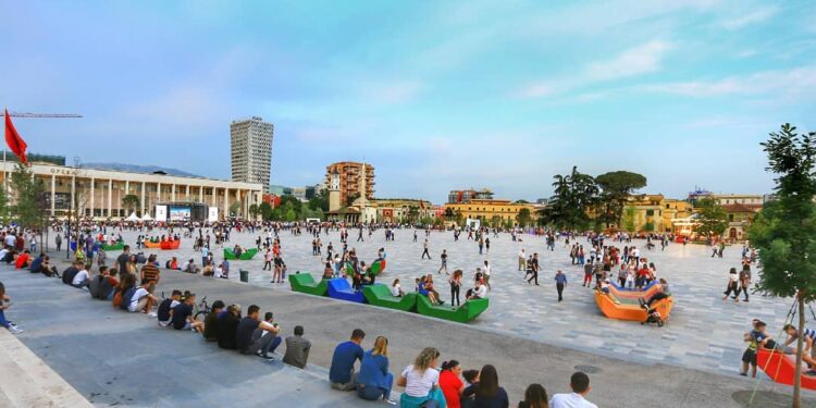 Piazza Scanderbeg Tirana