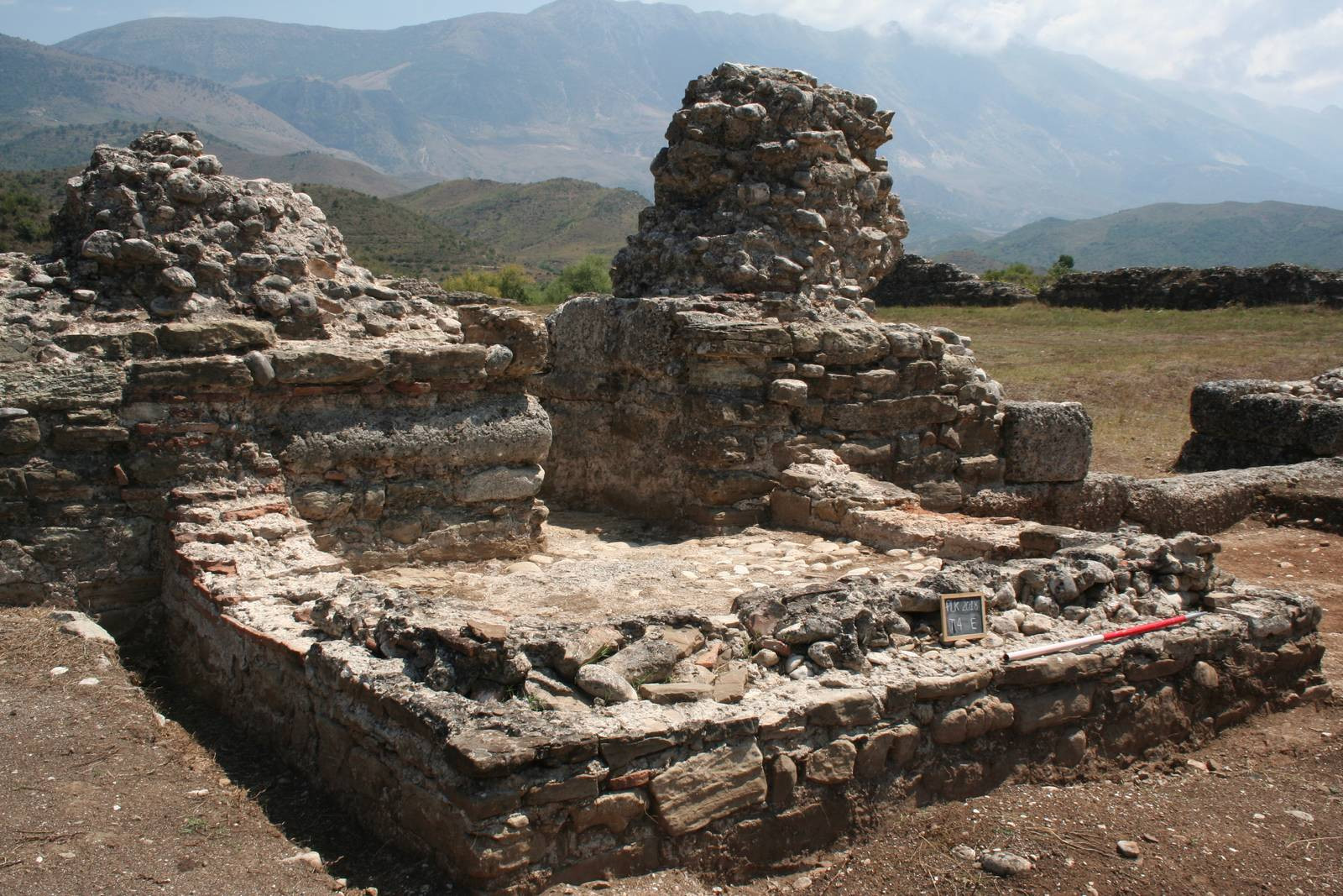 Porta Ovest a Paleokaster Fortezze Romane in Albania