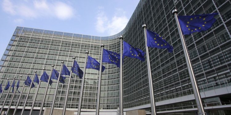 La Commissione Europea l'Albania avrà una crescita economica del 3,9% per i prossimi due anni