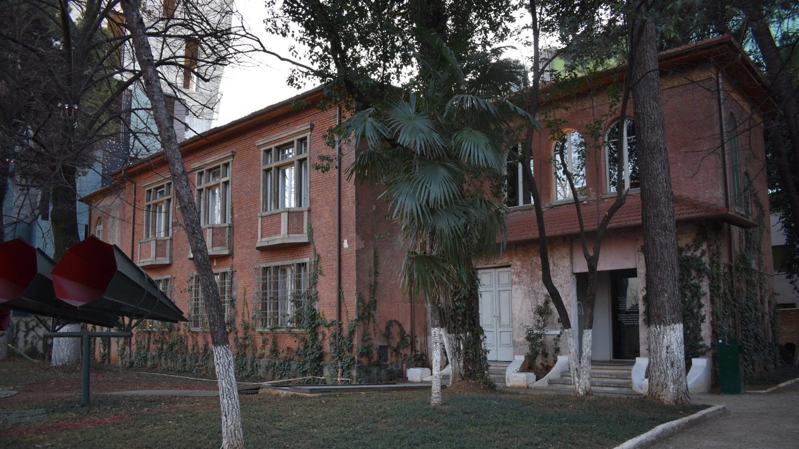 L'ex quartier generale di Sigurimi a Tirana, ora il Museo dei Servizi Segreti in Albania