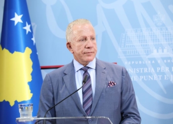 Behgjet Pacolli. ministro degli Esteri del Kosovo