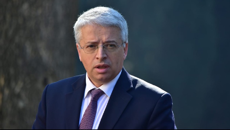 Il ministro degli interni albanese, Sander Lleshaj