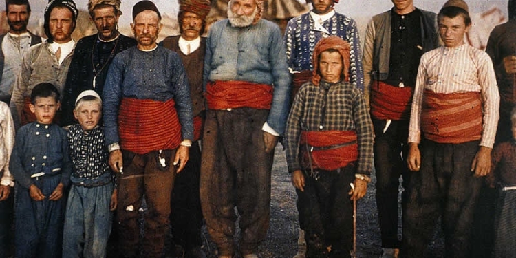 Foto storica rare a colori dell'Albania di un secolo fa