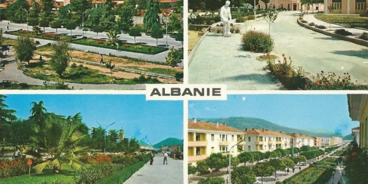 Cartoline dell'Albania comunista