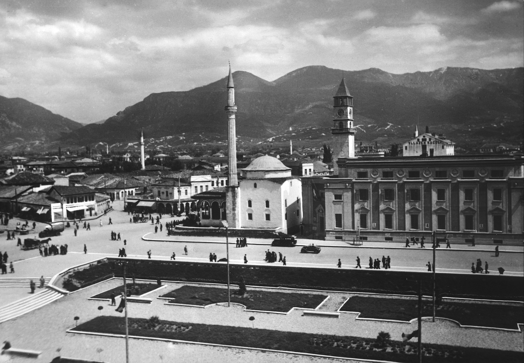 Tirana, Panorama