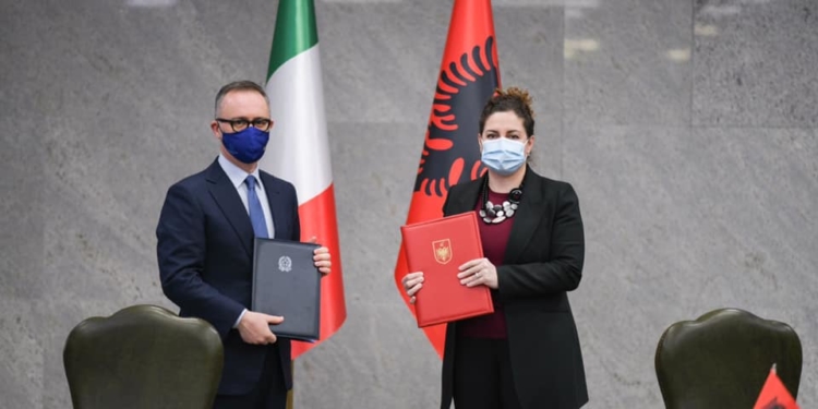 Accordo Firmato Patenti Guida Ambasciata Italia Tirana