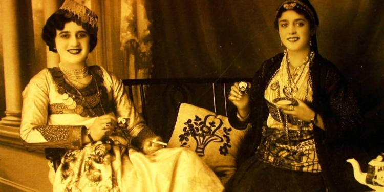 Marubi 1936 Aneta (Mirenghi) Con Gjyzepina Misloca (Kosturi)