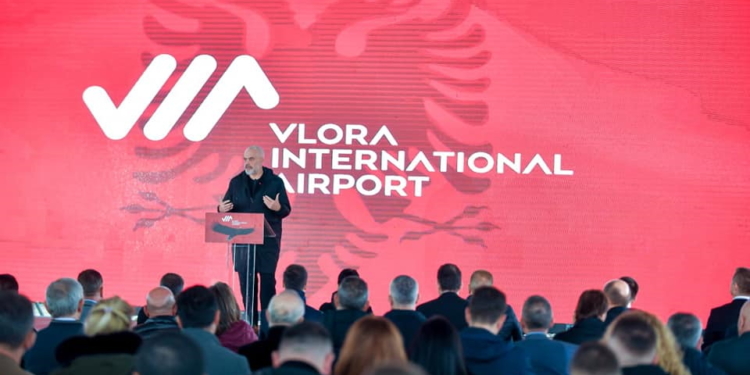 Il Primo Ministro Edi Rama all'inaugurazione dei lavori dell'aeroporto di Valona