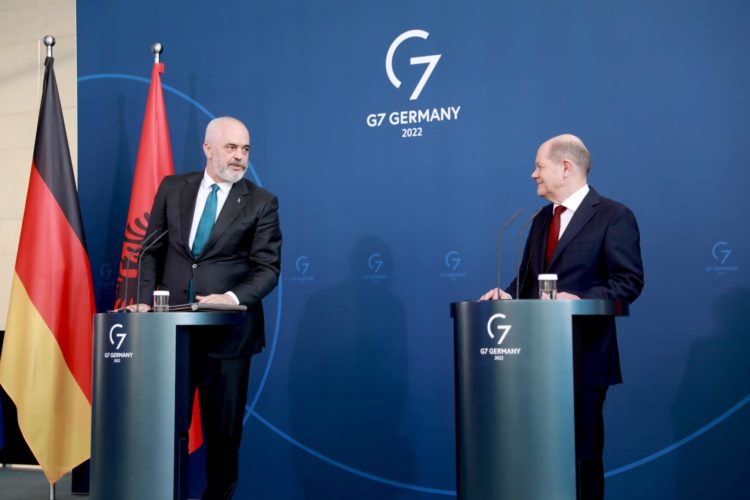 Edi Rama, primo ministro albanese e Olaf Scholz, cancelliere tedesco