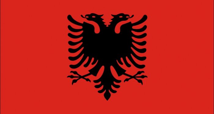 La bandiera ufficiale albanese