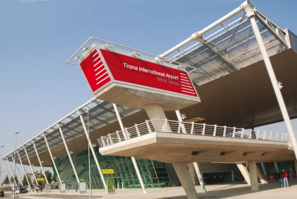 Aeroporto di Rinas (Tirana)