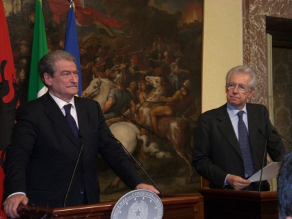 Berisha e Monti in conferenza stampa