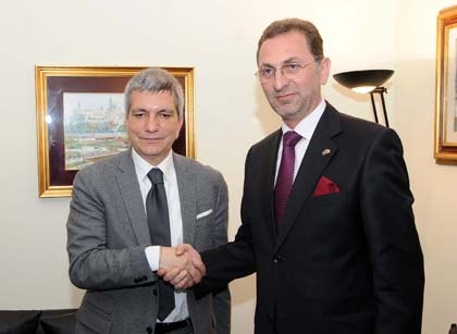 Nichi Vendola e l’Ambasciatore del Kosovo Albert Prenkaj